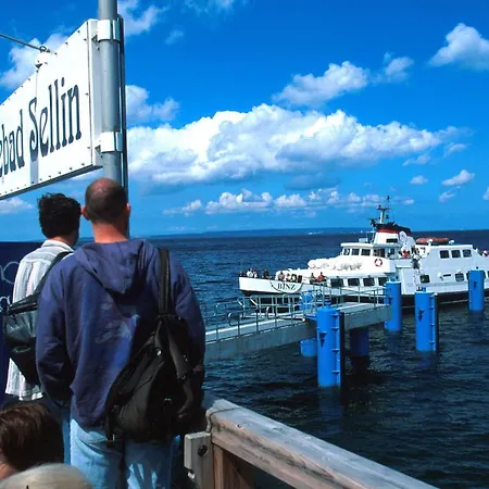 20 Mit Strandkorb Und Balkon *